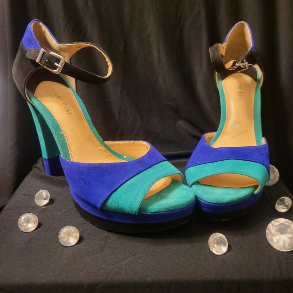 Color-blocked heels